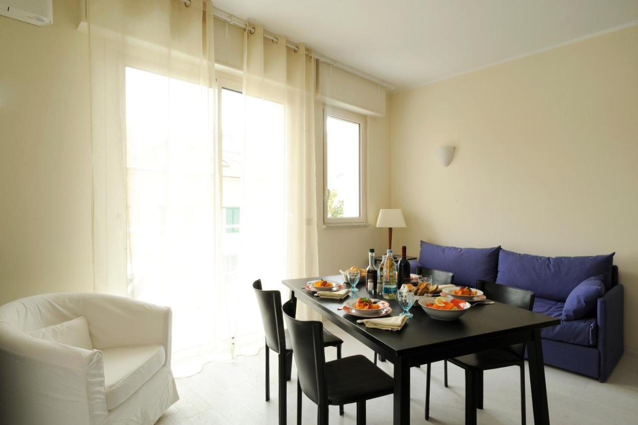 Casa Vacanze Medit アラッシオ エクステリア 写真