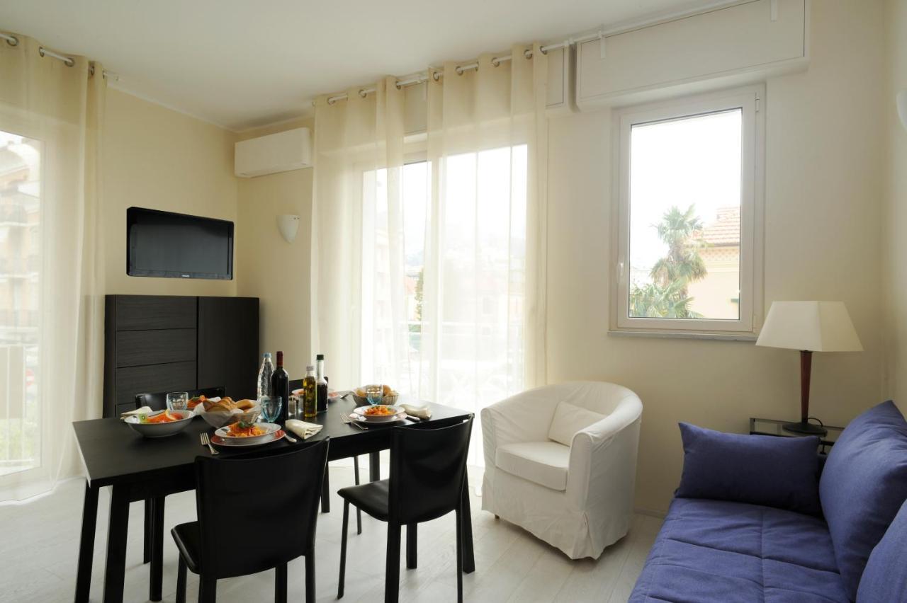Casa Vacanze Medit アラッシオ エクステリア 写真